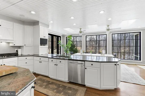 $1,650,000 | 6813 Brimstone Lane, Fairfax Station, VA 22039