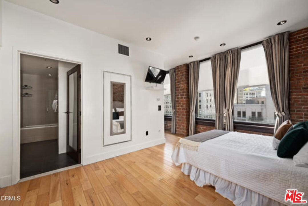 460 South Spring Street, Unit 601 Los Angeles, CA 90013 - Photo 10 of 18