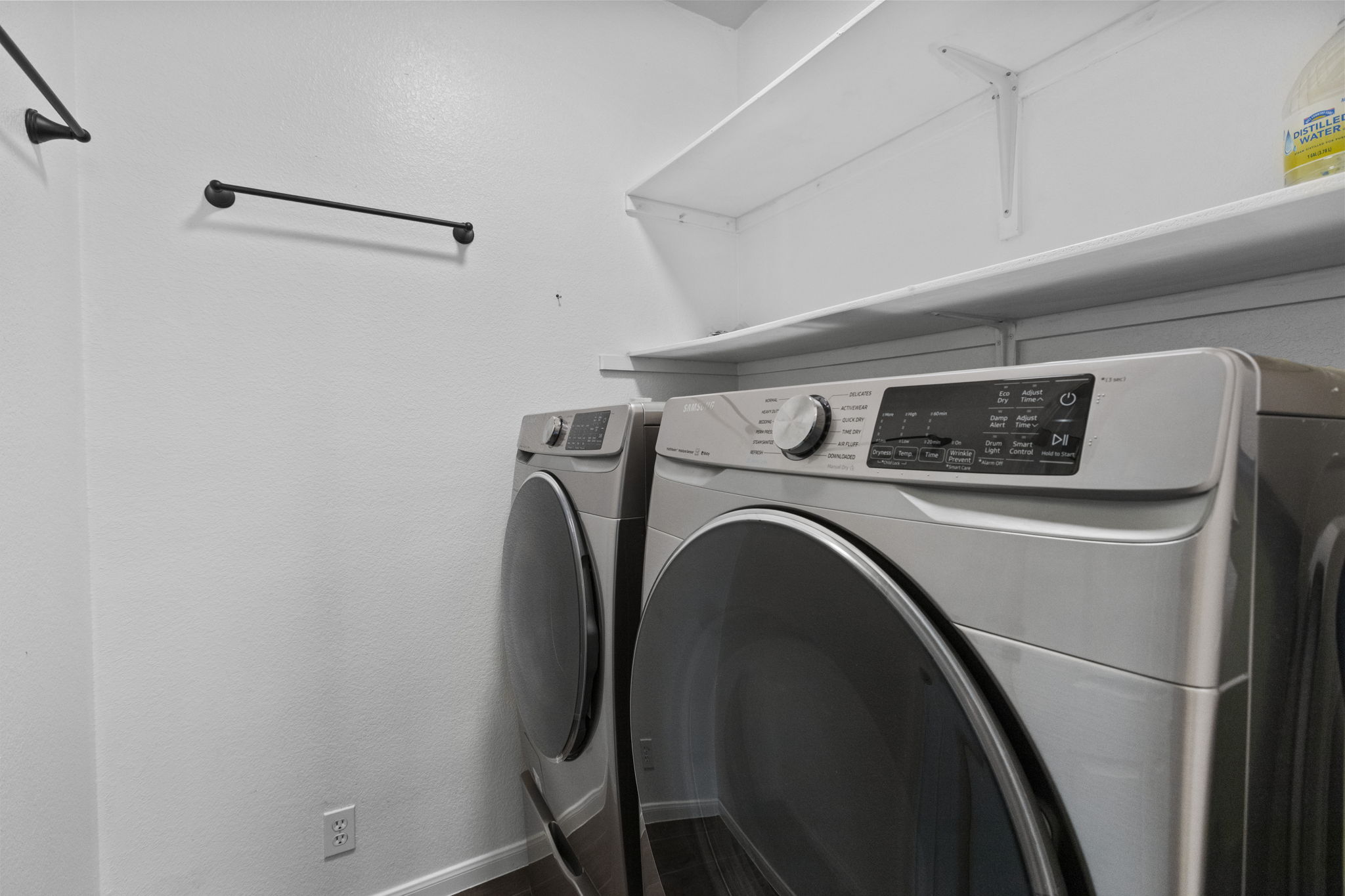 1100 Vanderbilt Circle Pflugerville, TX 78660 - Photo 36 of 39 a utility room with dryer and washer