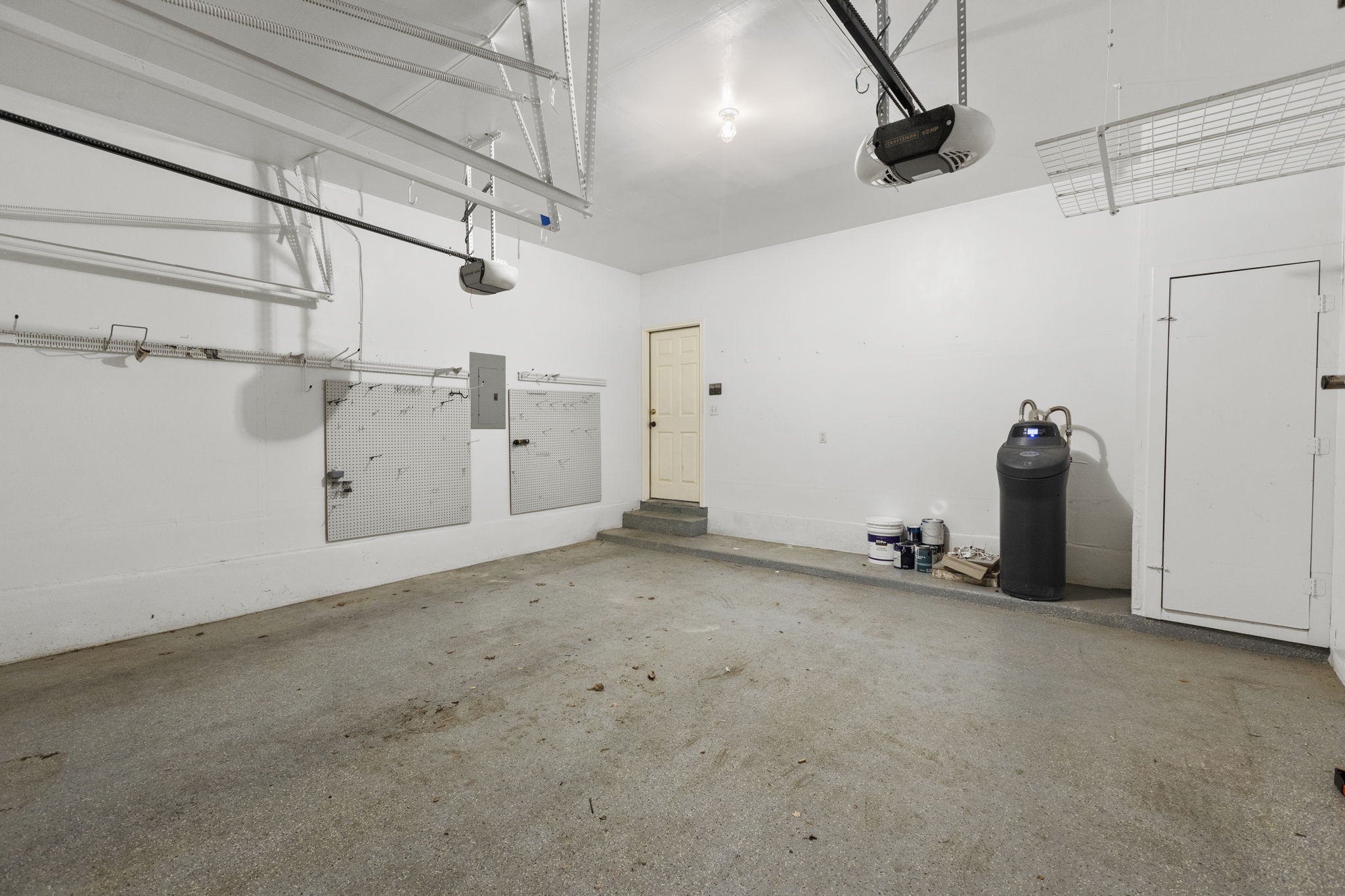 1100 Vanderbilt Circle Pflugerville, TX 78660 - Photo 38 of 39 a view of a garage room