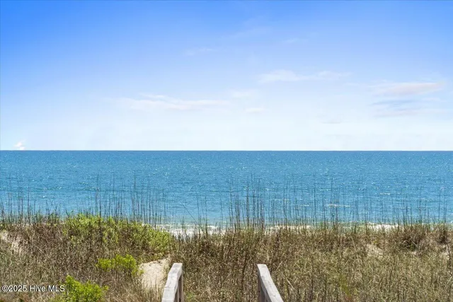 $1,895,000 | 1033 Ocean Boulevard West, Holden Beach, NC 28462