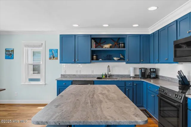 $1,895,000 | 1033 Ocean Boulevard West, Holden Beach, NC 28462