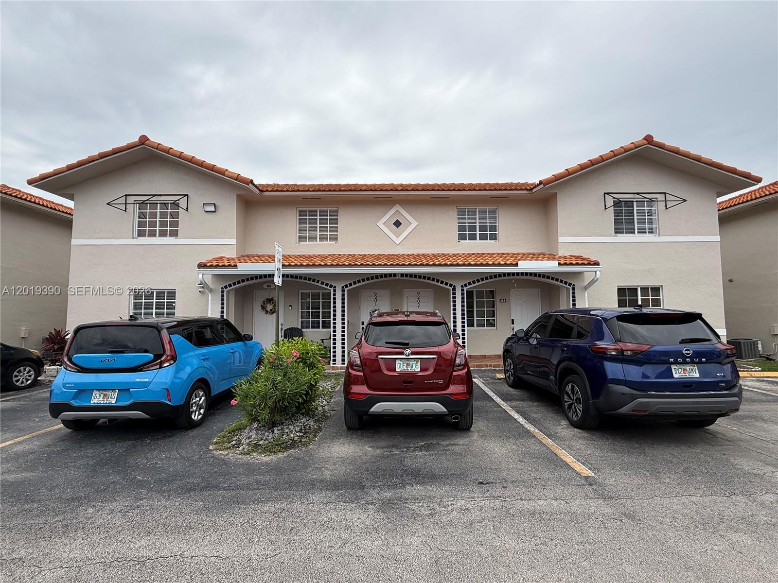 10101 West Okeechobee Road, Unit 9202 Hialeah Gardens, FL 33016 - Photo 2 of 32