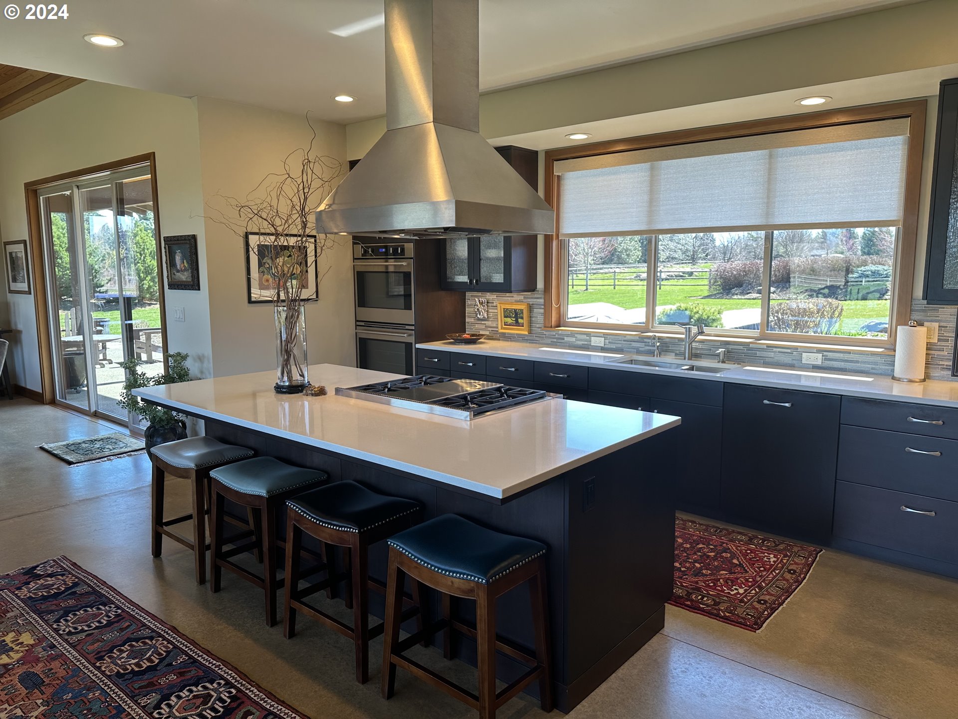 835 Methodist Road Hood River, OR 97031 - Photo 11 of 44 Gallery Image 11