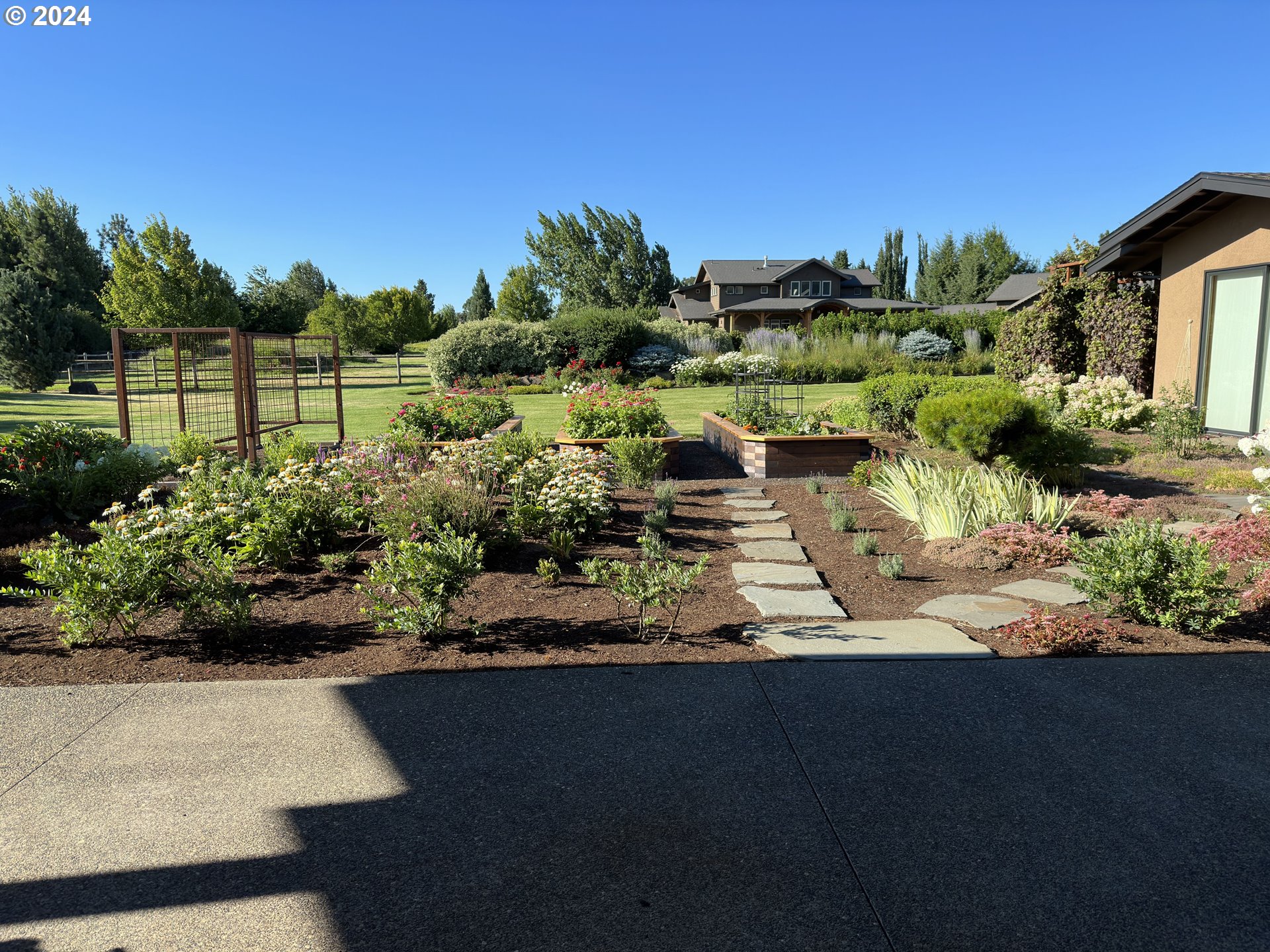 835 Methodist Road Hood River, OR 97031 - Photo 40 of 44 Gallery Image 40