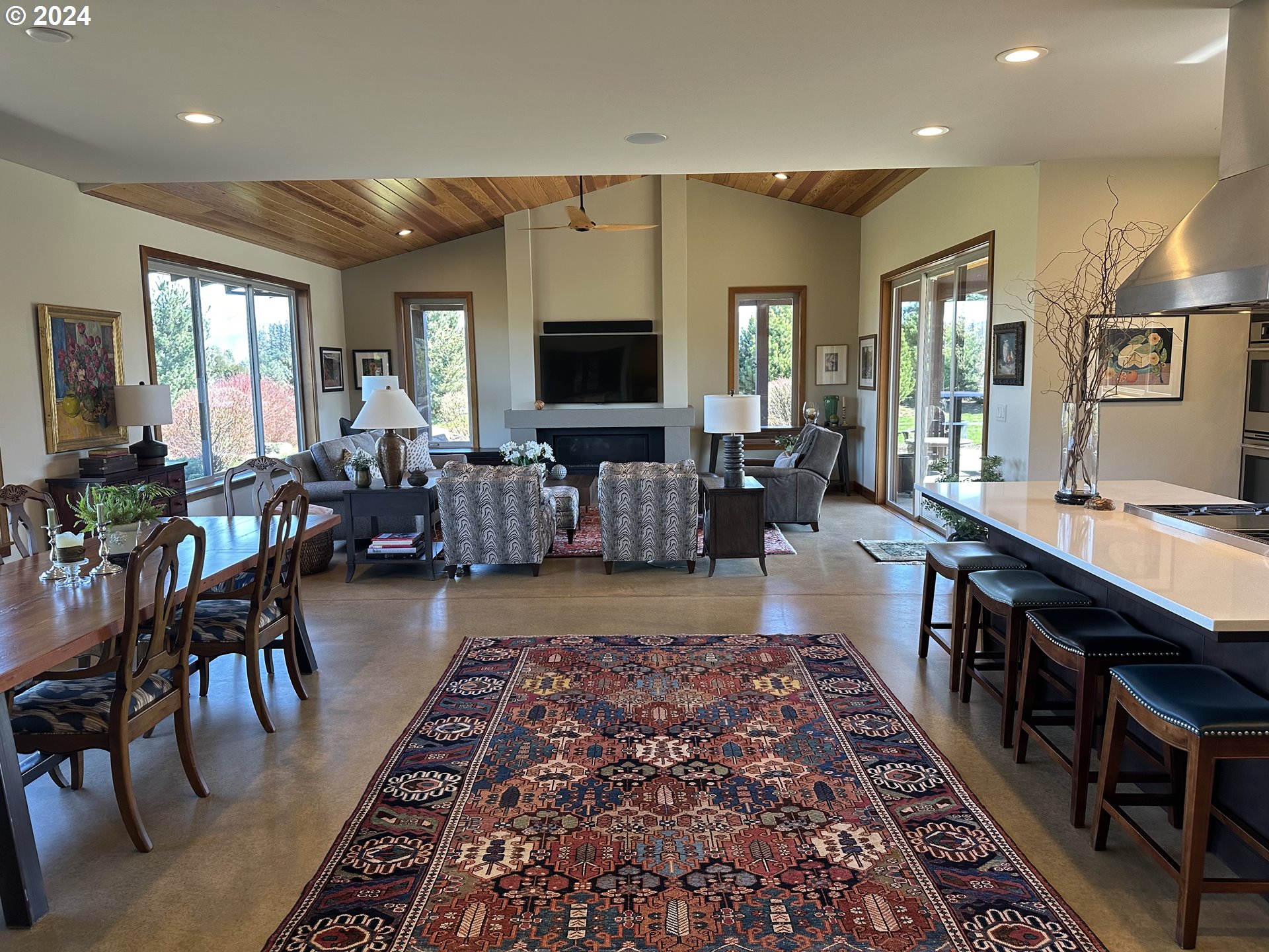 835 Methodist Road Hood River, OR 97031 - Photo 10 of 44 Gallery Image 10