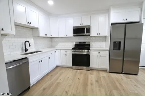 $1,650 | 337 West Clay Avenue, Unit 1, Roselle Park, NJ 07204
