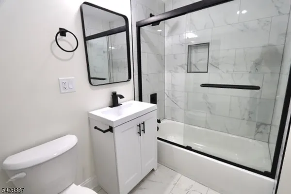 $1,650 | 337 West Clay Avenue, Unit 1, Roselle Park, NJ 07204