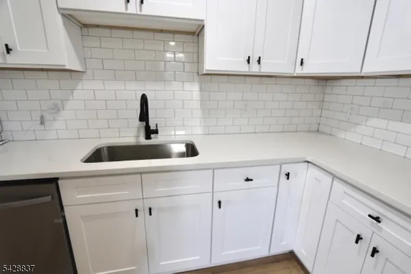 $1,650 | 337 West Clay Avenue, Unit 1, Roselle Park, NJ 07204