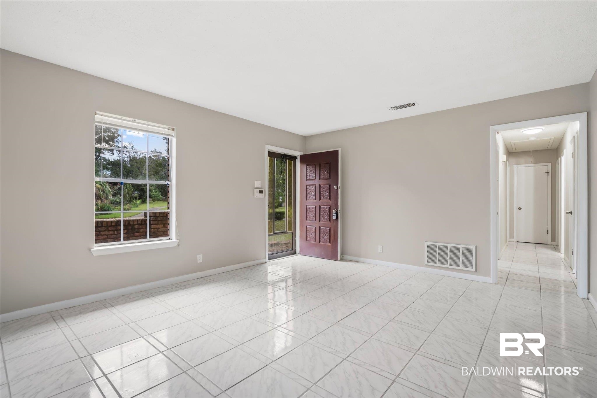 8001 Pawnee Circle Mobile, AL 36695 - Photo 2 of 23