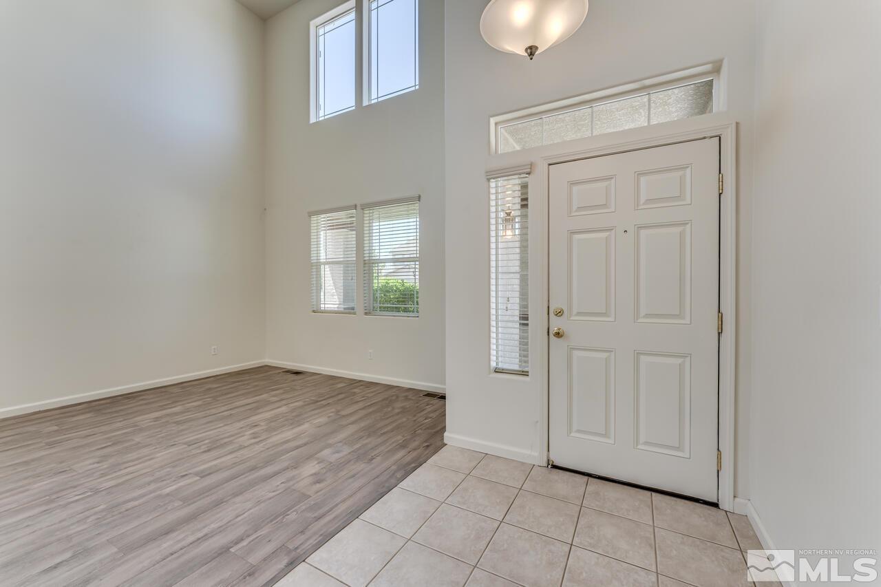 10880 Dancing Aspen Drive Reno, NV 89521 - Photo 4 of 40 Photo 4