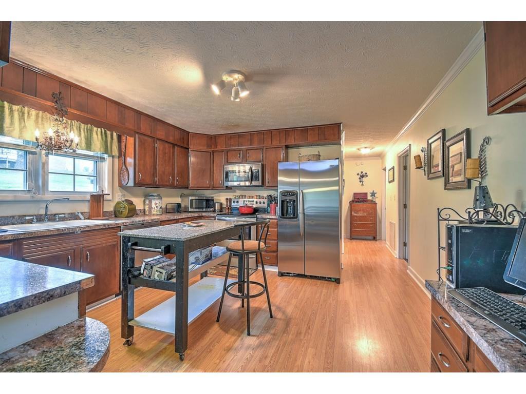 209 Chadwell Road Kingsport, TN 37660 - Photo 4 of 35 Photo 4