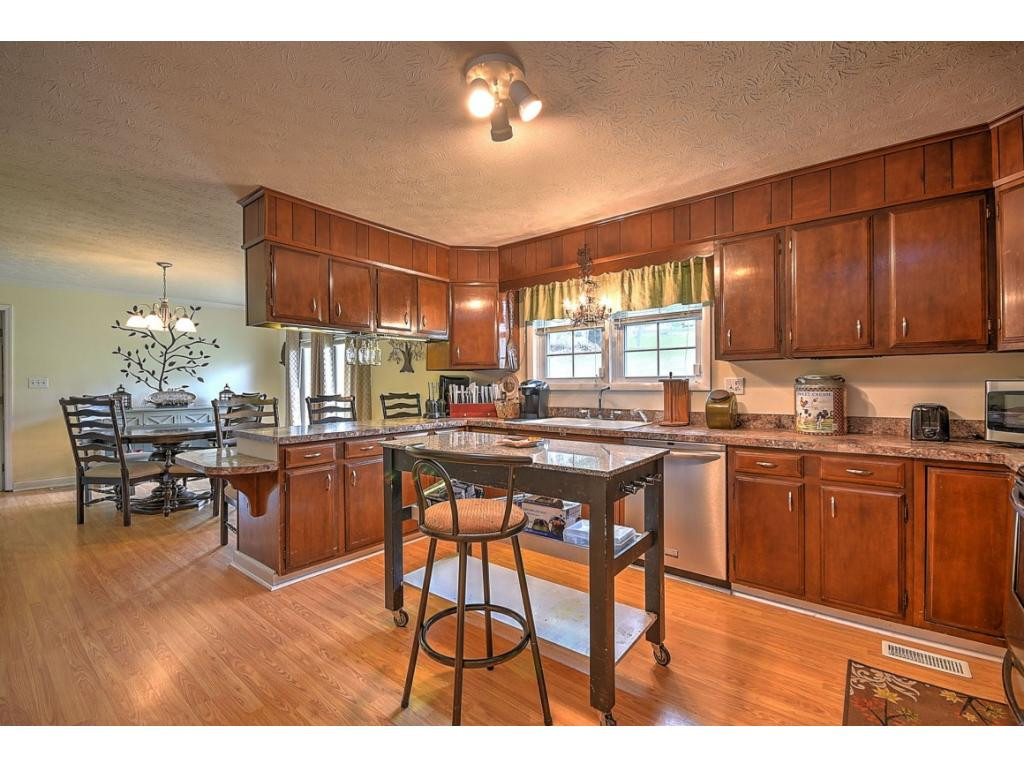 209 Chadwell Road Kingsport, TN 37660 - Photo 6 of 35 Photo 6