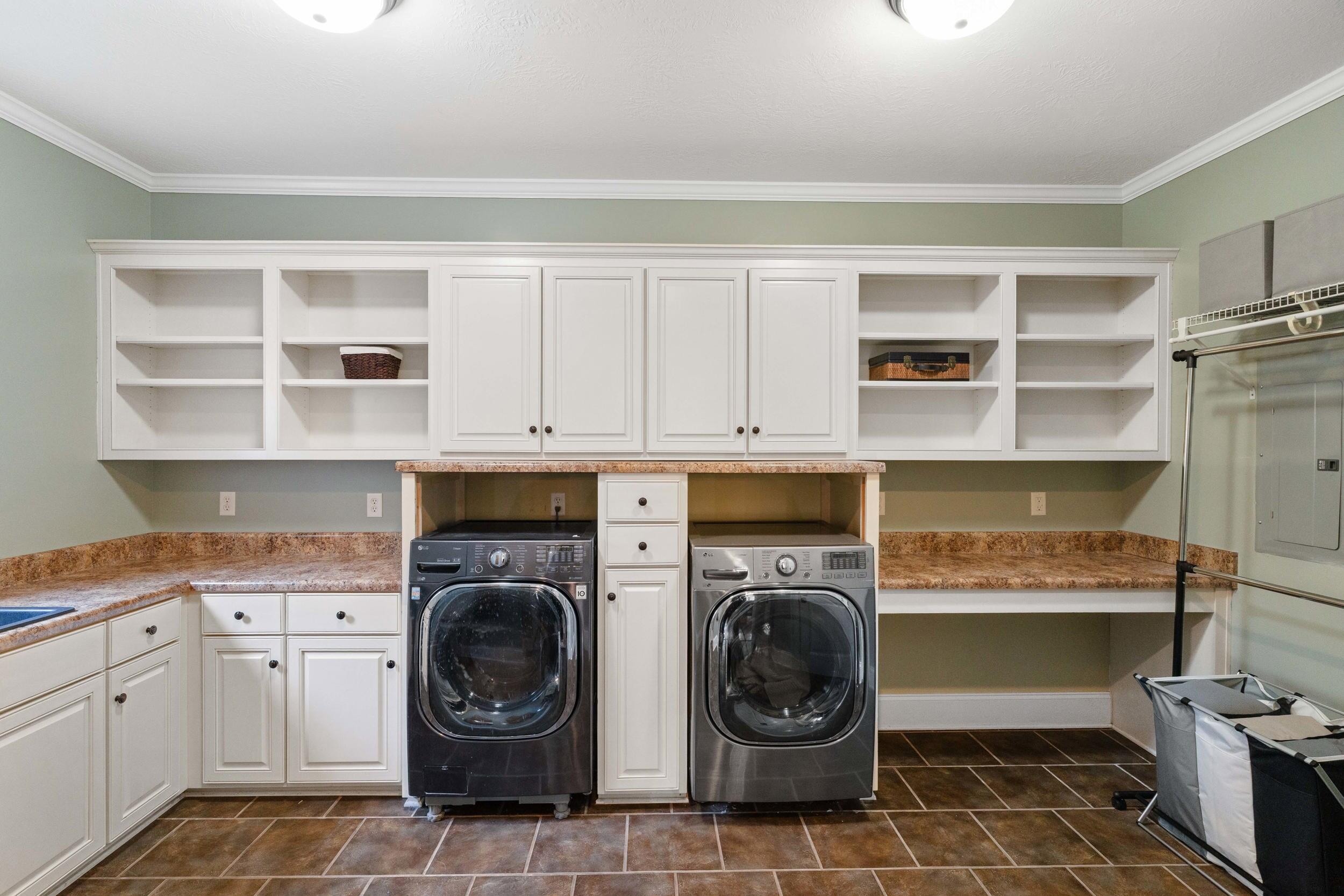 211 Ronda Court Grovetown, GA 30813 - Photo 22 of 62 Laundry room