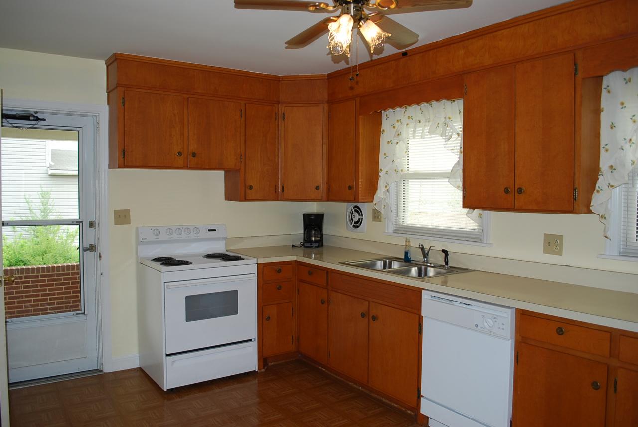 Eat In Kitchen