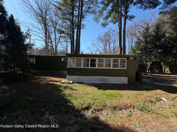 $1,250 | 384 Glenerie Boulevard, Saugerties, NY 12477