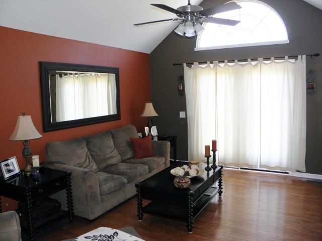 417 Blackey Bandy Road Bethpage, TN 37022 - Photo 11 of 20 Lots of light and bright in great room.
