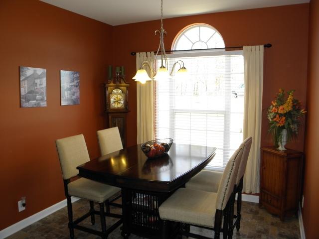 417 Blackey Bandy Road Bethpage, TN 37022 - Photo 4 of 20 Lovely dining room. 2" blinds throughout the home.