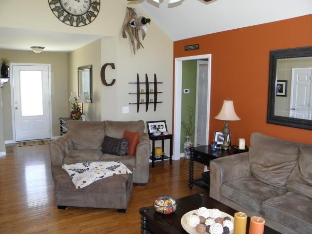 417 Blackey Bandy Road Bethpage, TN 37022 - Photo 10 of 20 Great room open from foyer.