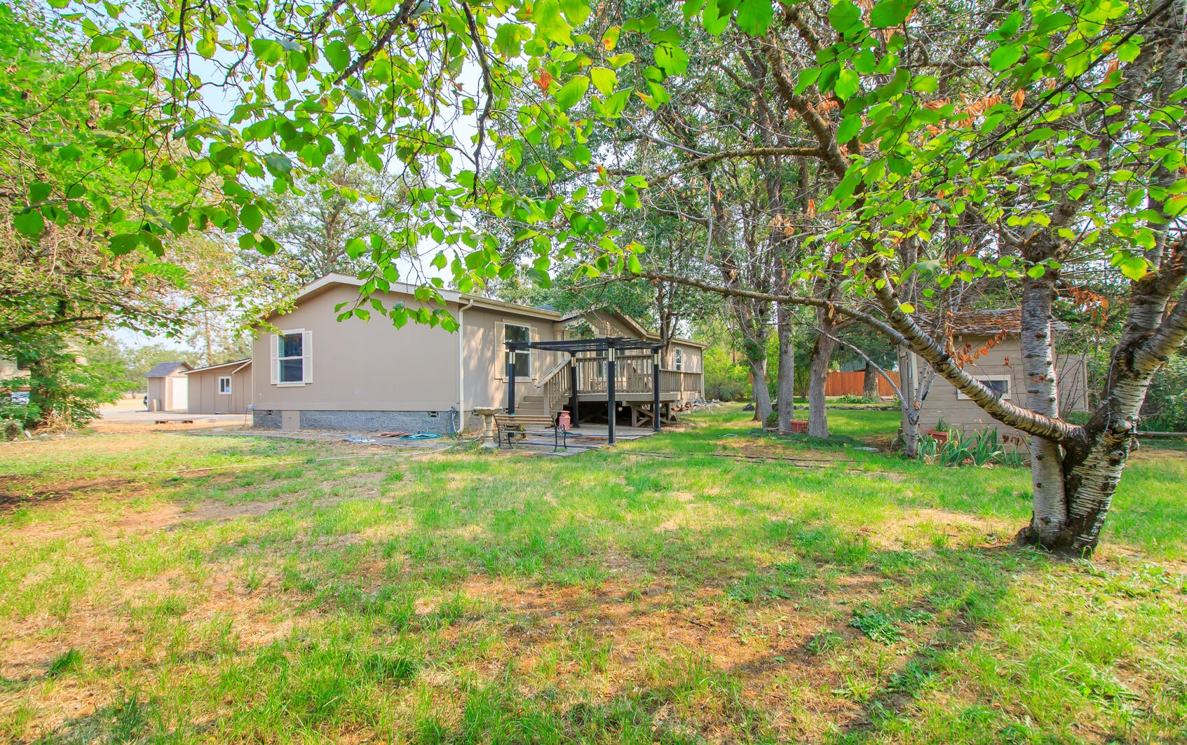 1328 Gibbon Road Central Point, OR 97502 - Photo 23 of 33 24