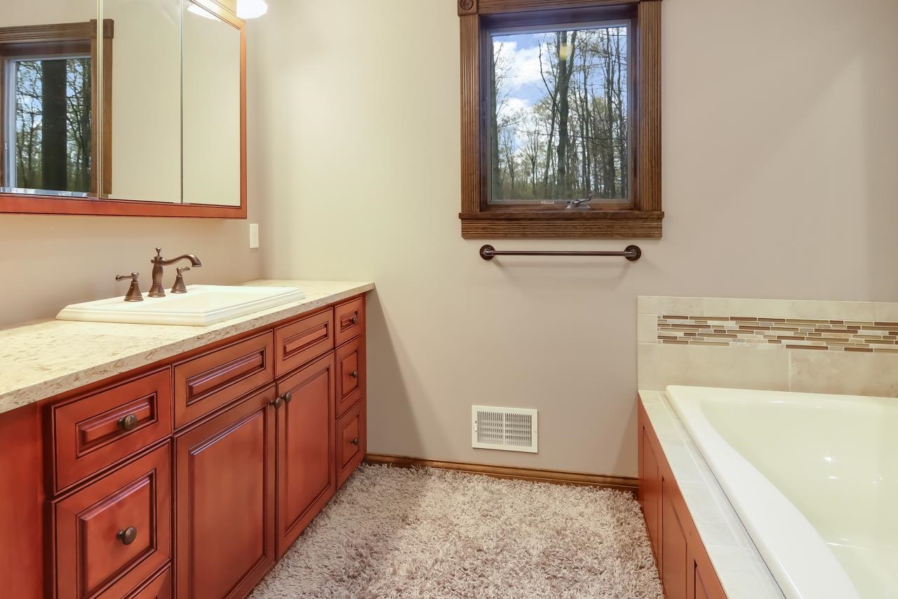 9737 East Otto Road Suttons Bay, MI 49682 - Photo 23 of 48 1910757-22.JPG