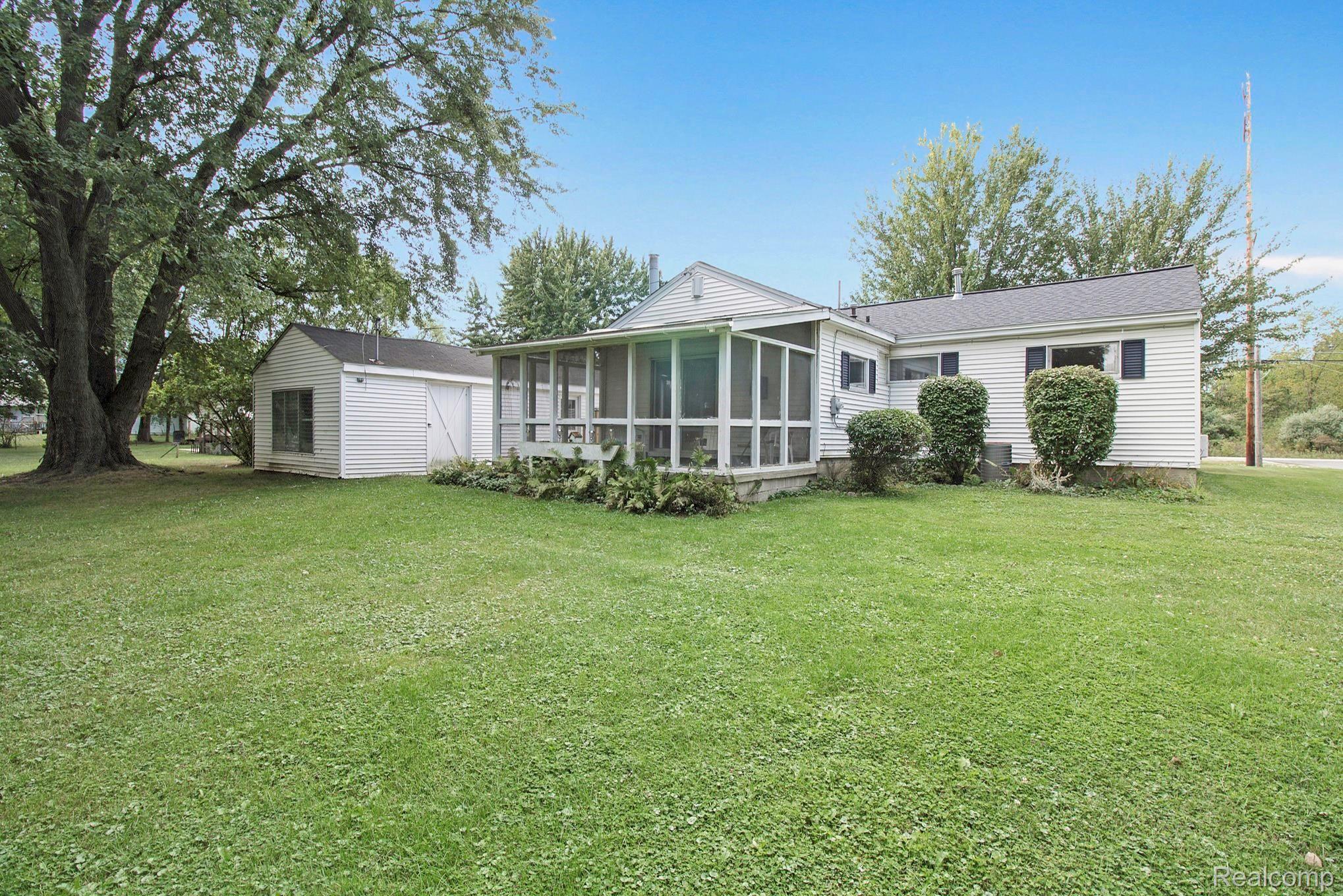 5531 Belsay Road Grand Blanc, MI 48439 - Photo 19 of 21 IMG_8804.jpg