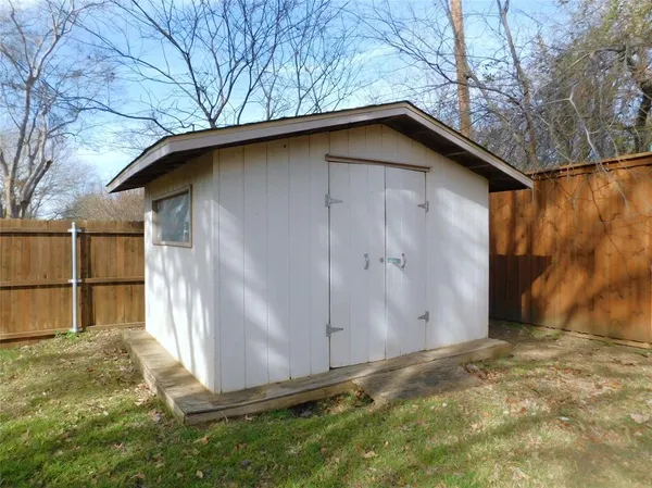 $2,095 | 2200 Laurel Street, Denton, TX 76205