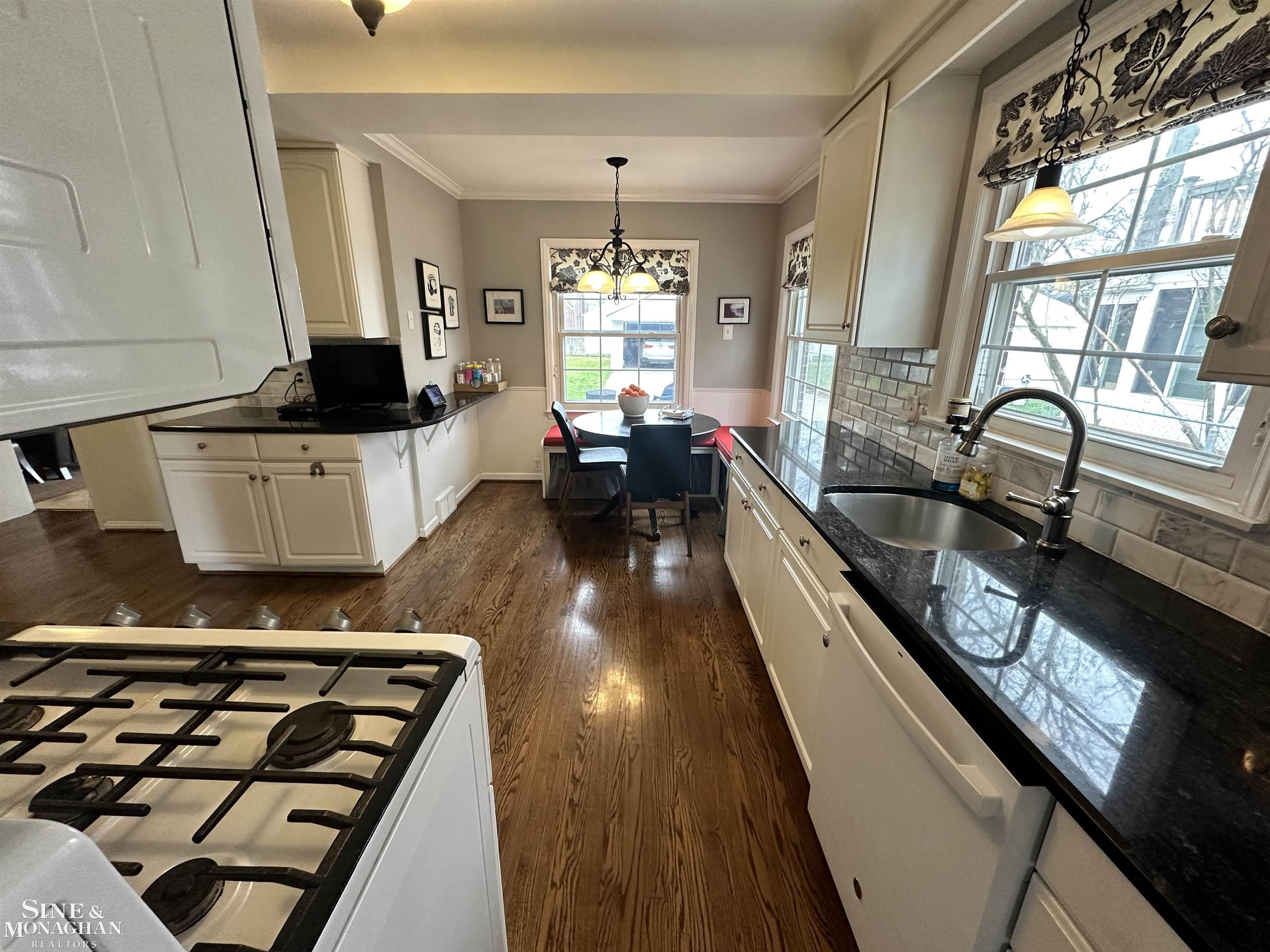 1832 Littlestone Road Grosse Pointe Woods, MI 48236 - Photo 14 of 36