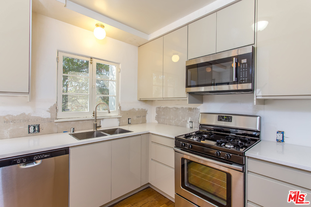 267 Mabery Road Santa Monica, CA 90402 - Photo 8 of 15 Gallery Image 8