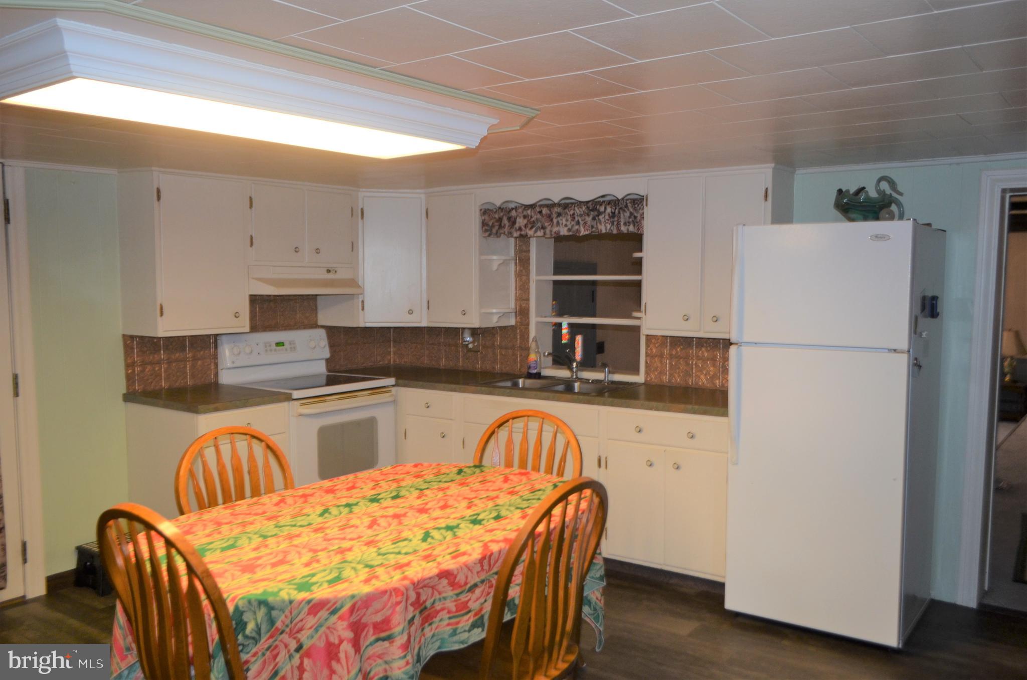 228 Lawn Road Palmyra, PA 17078 - Photo 8 of 23 Gallery Image 8