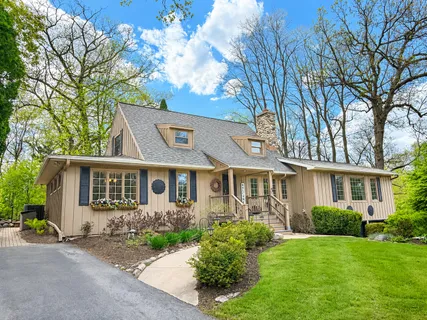 $799,900 | 1010 Jenkins Drive, Fontana, WI 53125