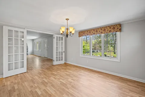 $799,900 | 1010 Jenkins Drive, Fontana, WI 53125