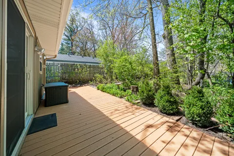 $799,900 | 1010 Jenkins Drive, Fontana, WI 53125