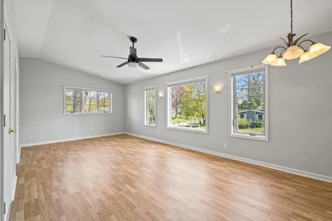 $799,900 | 1010 Jenkins Drive, Fontana, WI 53125