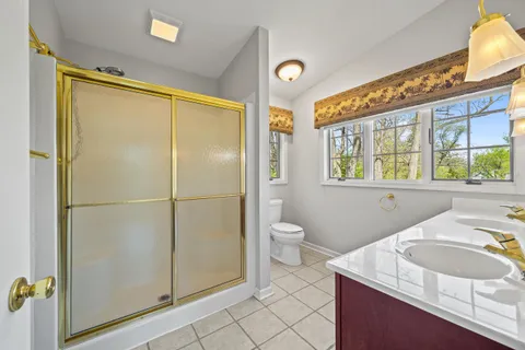 $799,900 | 1010 Jenkins Drive, Fontana, WI 53125