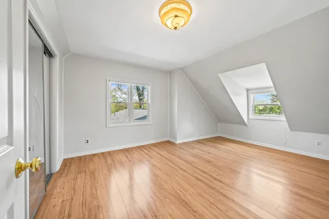 $799,900 | 1010 Jenkins Drive, Fontana, WI 53125