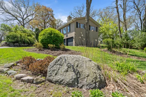 $799,900 | 1010 Jenkins Drive, Fontana, WI 53125