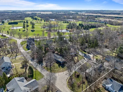 $799,900 | 1010 Jenkins Drive, Fontana, WI 53125