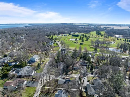 $799,900 | 1010 Jenkins Drive, Fontana, WI 53125