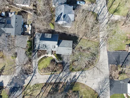 $799,900 | 1010 Jenkins Drive, Fontana, WI 53125