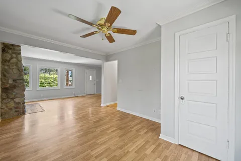 $799,900 | 1010 Jenkins Drive, Fontana, WI 53125