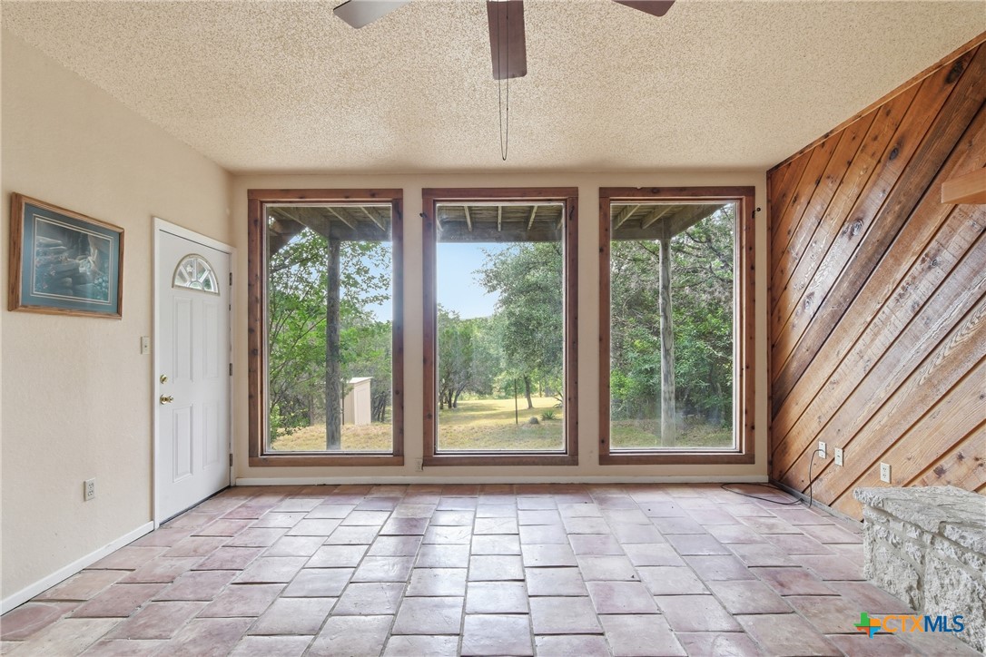 1260 Magers Road Concan, TX 78838 - Photo 10 of 40