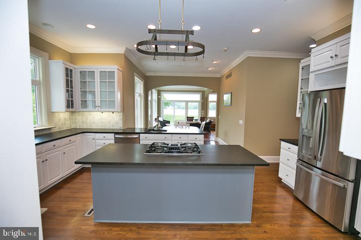 712 Riverside Pines Court Salisbury, MD 21801 - Photo 15 of 94 Kitchen with island range