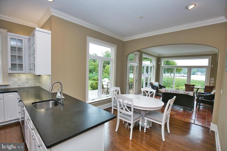 712 Riverside Pines Court Salisbury, MD 21801 - Photo 18 of 94 Eating area in kitchen overlooking the river