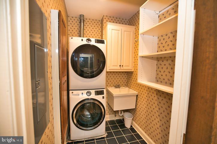 712 Riverside Pines Court Salisbury, MD 21801 - Photo 61 of 94 Full size stackable washer & dryer & utility sink