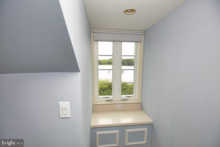 712 Riverside Pines Court Salisbury, MD 21801 - Photo 64 of 94 window seat overlooks the water!