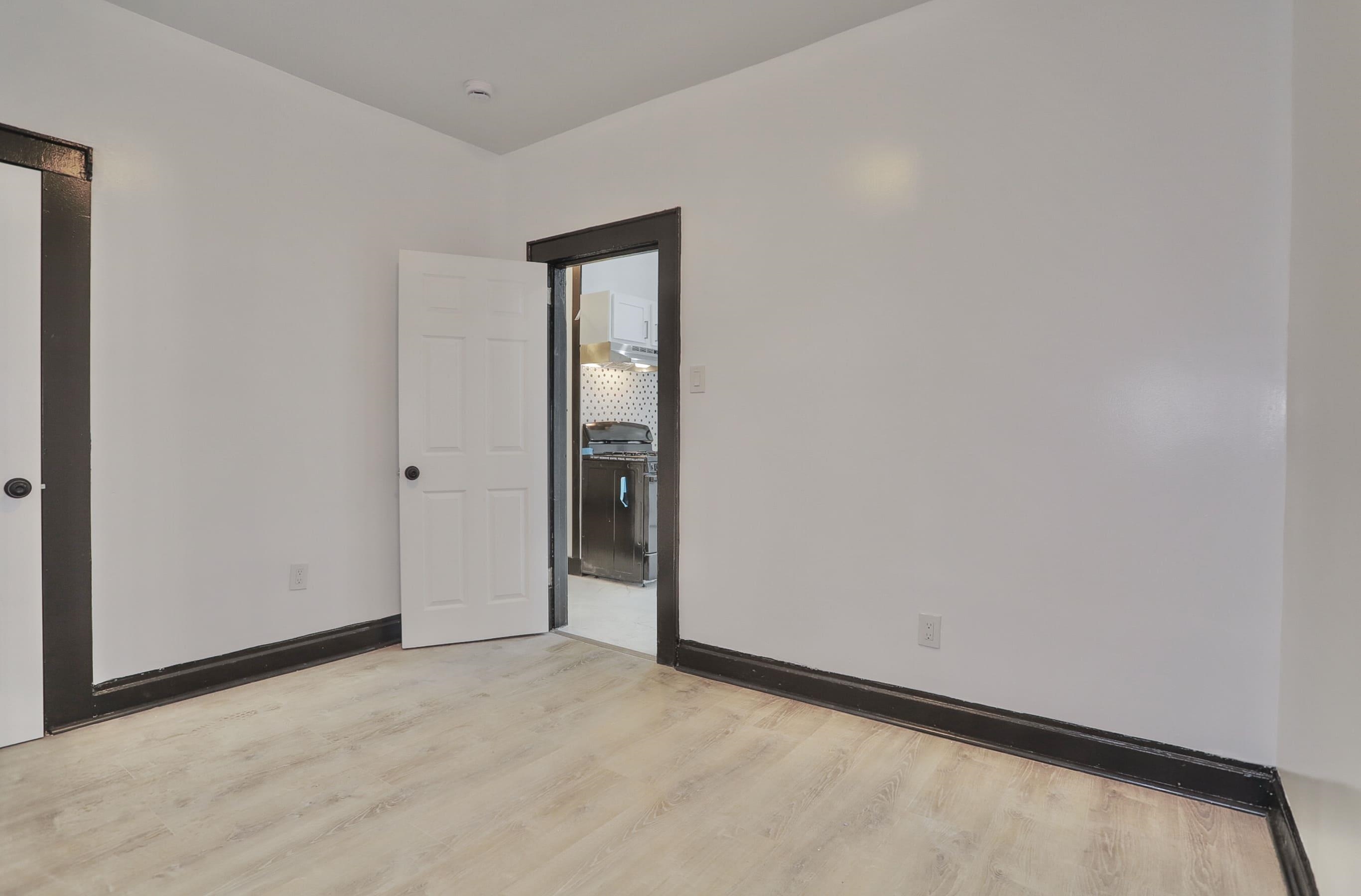 445 South 15th Street Newark, NJ 07103 - Photo 21 of 41 a view of an empty room and window
