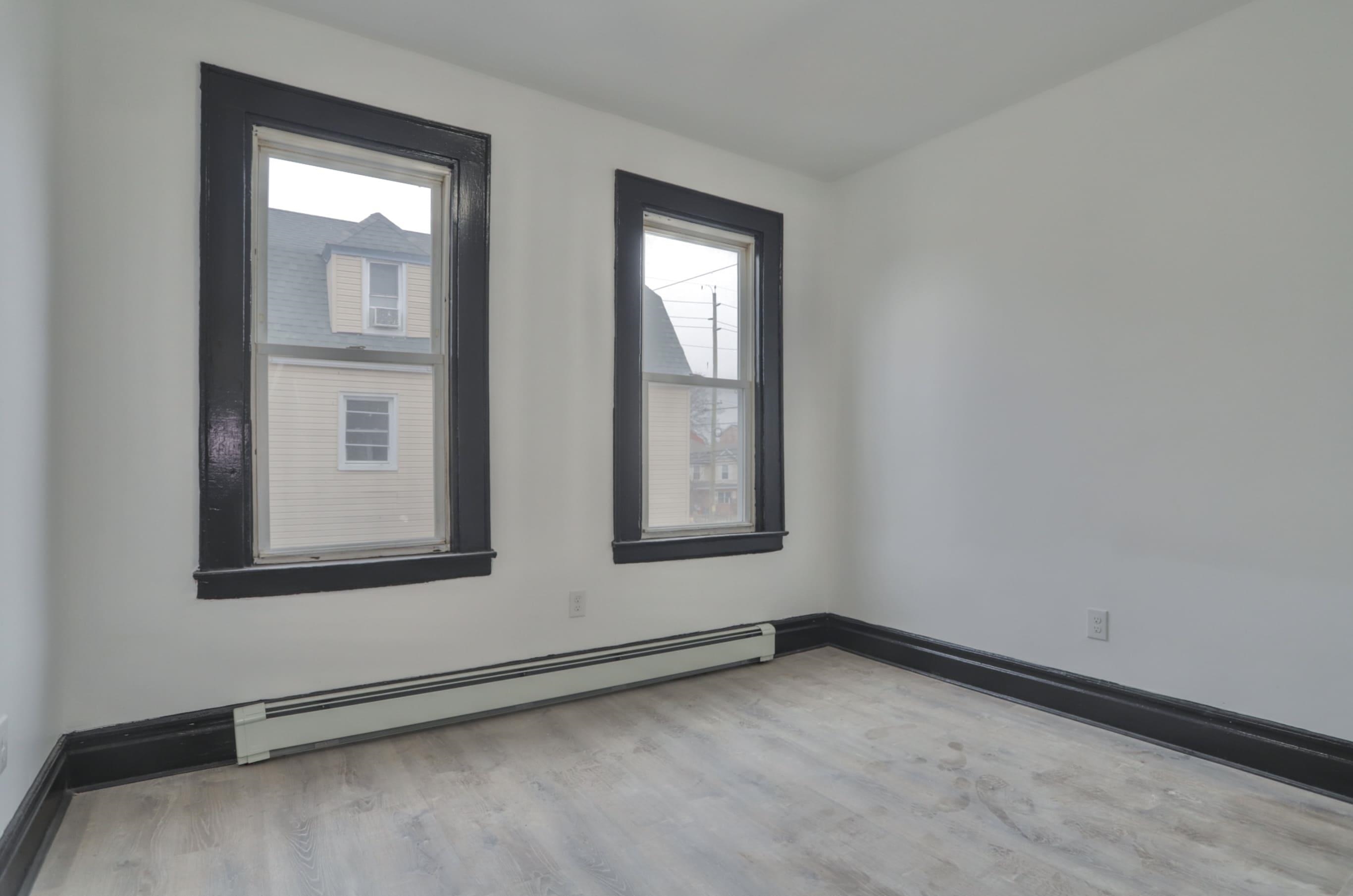 445 South 15th Street Newark, NJ 07103 - Photo 36 of 41 an empty room with windows