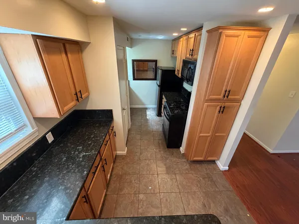 $1,675 | 430 North Armistead Street, Unit 103, Alexandria, VA 22312