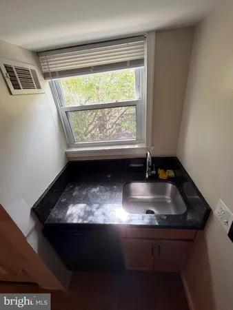 $1,675 | 430 North Armistead Street, Unit 103, Alexandria, VA 22312